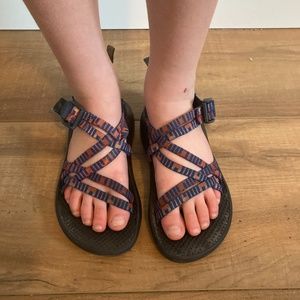 Kids Chaco’s size 2